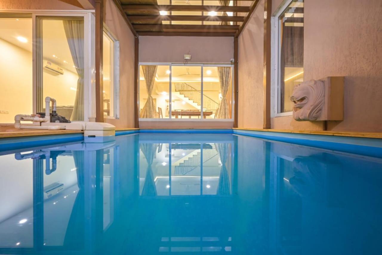 Tiki Tropics Villa Lonavala Kültér fotó